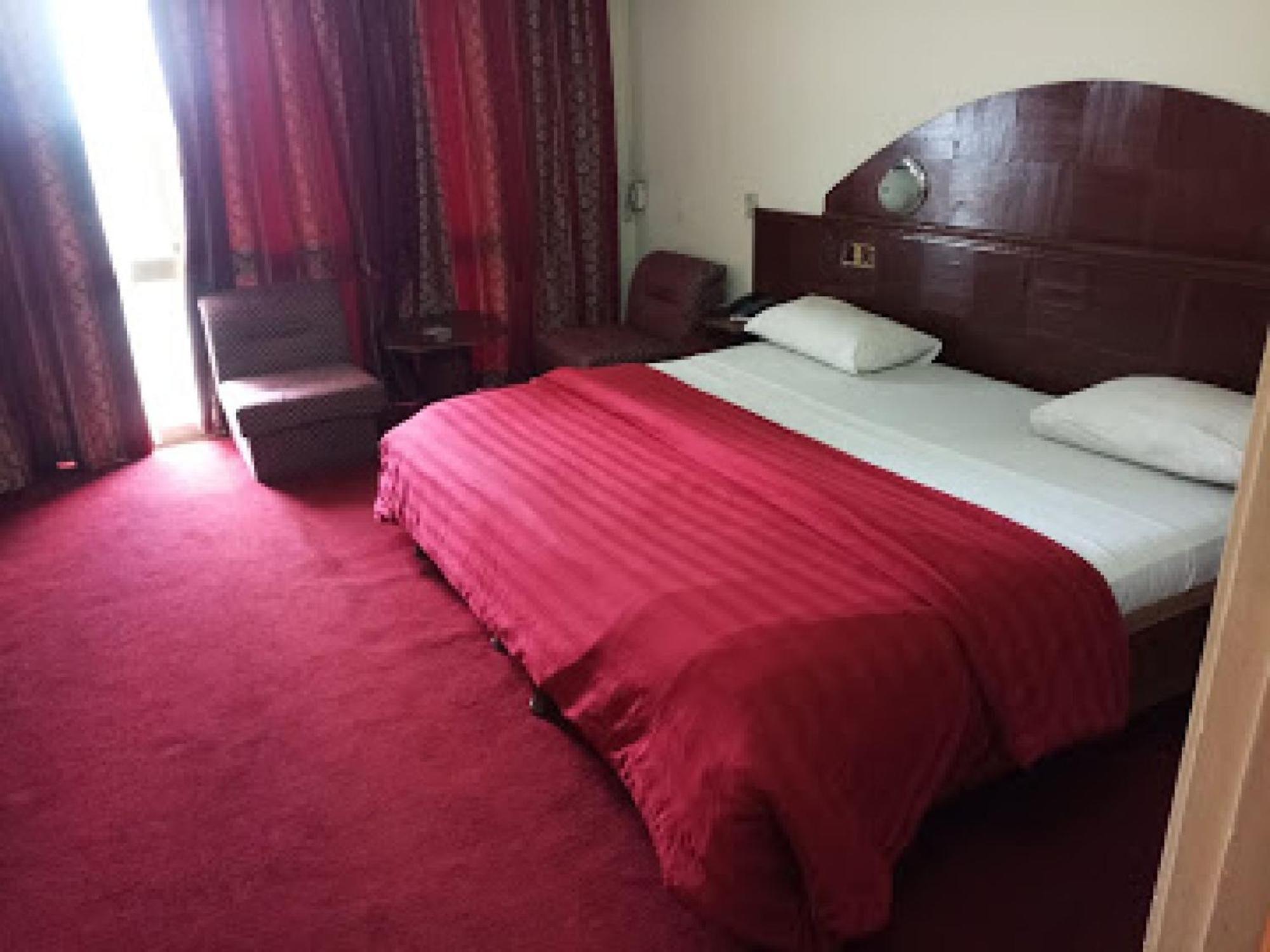 Room In Lodge - Premier Hotel-Ibadan Eksteriør billede